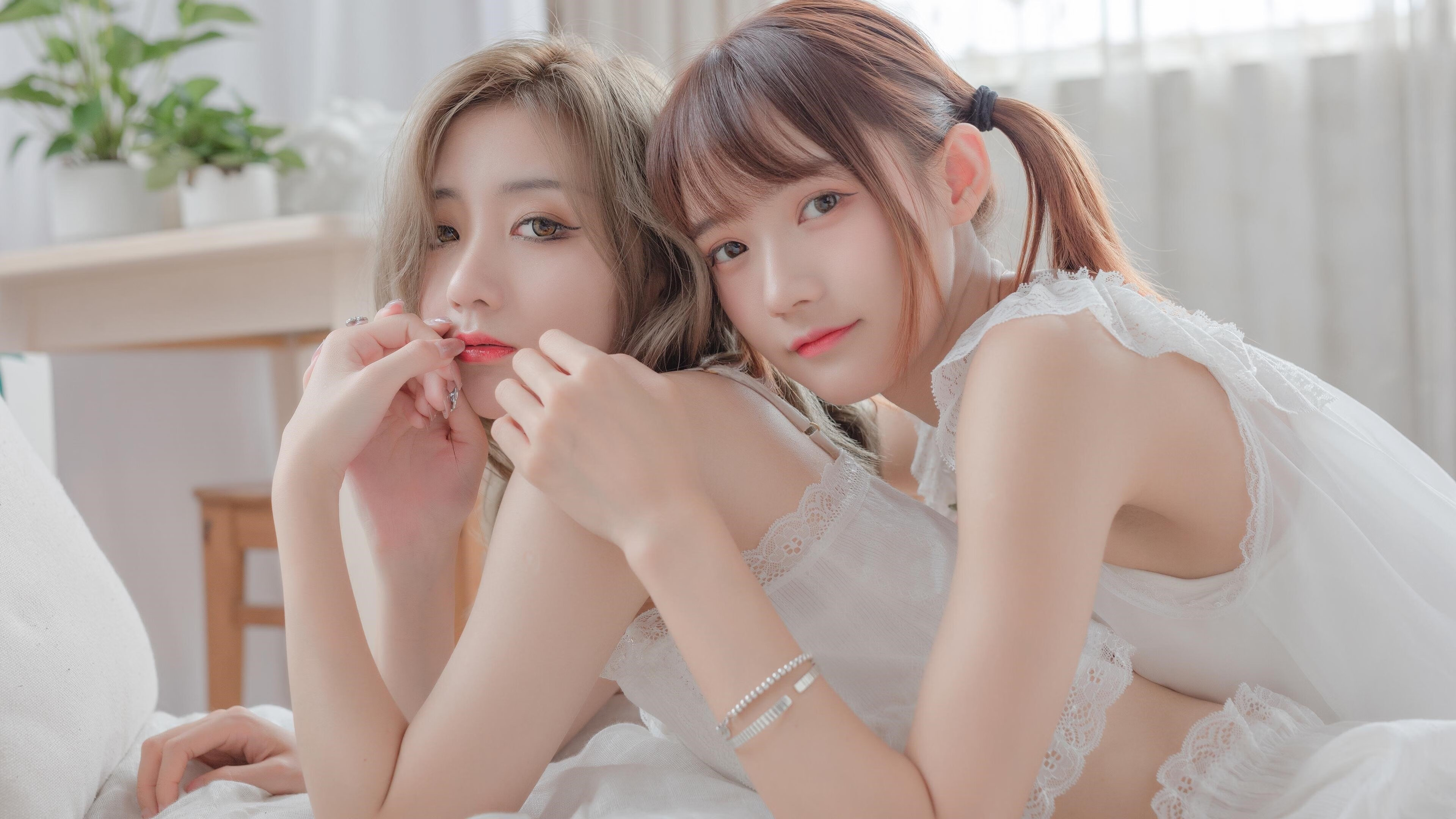 《虚拟偶像与电竞深度融合,跨界合作频繁》,虚拟偶像线下