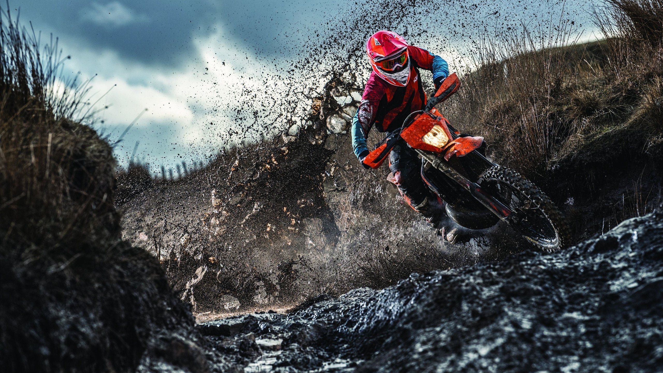 防守端表现出色成功压制对手核心球员活动空间，什么是防守技术